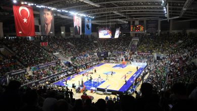 Photo of Bir çocuk sahaya oyuncak atar mı?