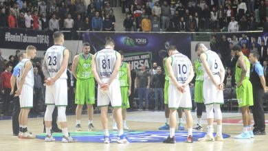 Photo of Kobe Bryant ve Robert Archibald için saygı duruşu