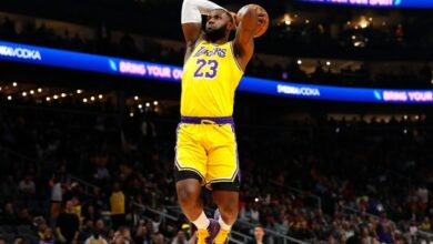 Photo of LeBron James, Forma Numarasını Değiştiriyor