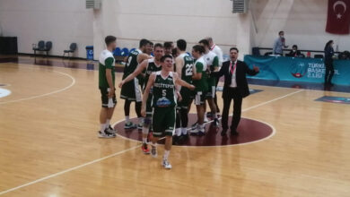 Photo of Ehliyete yaşı tutmayan çocuklar lideri devirdi!