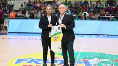 Photo of Sezer Sezgin, Serkan Yetişmişoğlu’nu onore etti