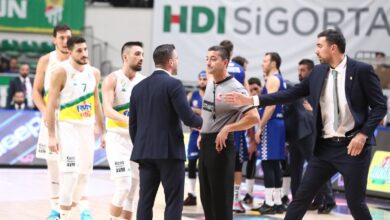 Photo of Frutti Extra Bursaspor hakemlere mağlup