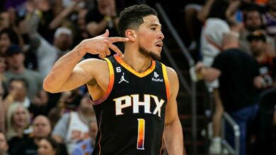 Photo of Devin Booker Phoenix Suns’ı galibiyete taşıdı