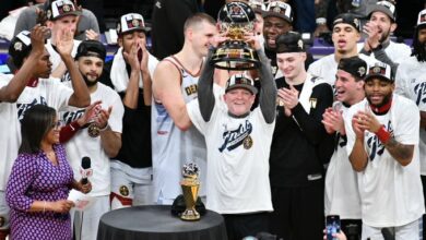 Photo of Denver, Lakers’ı süpürdü!